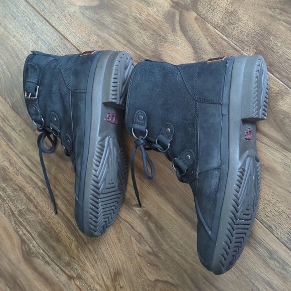 UGG Black Waterpoof Boots Cecile - Picture 6 of 9